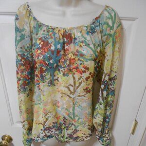 Women's size 12 Beautiful floral design Sheer Blouse Top Long button sleeves 👩